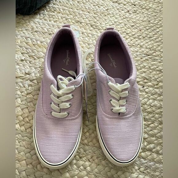 Size 7 Universal Thread Sneakers - Picture 7 of 9